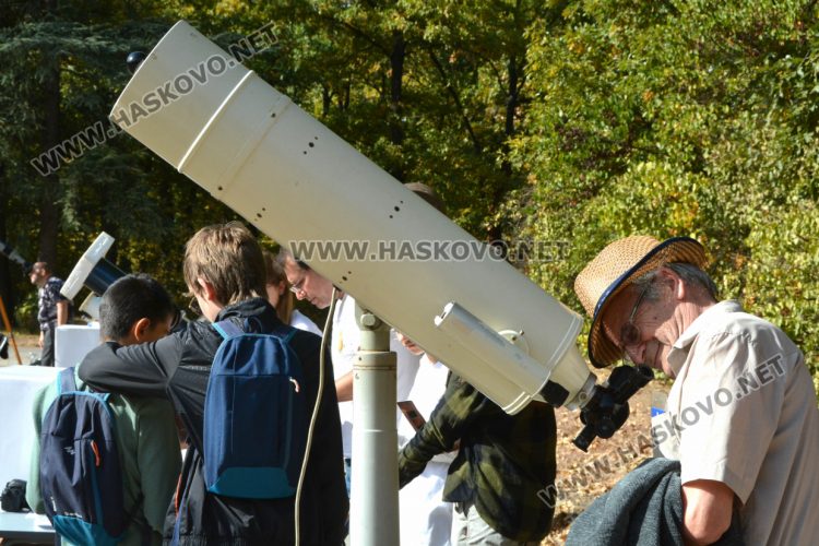 Красотата на частичното слънчево затъмнение регистрираха в Хасково и Димитровград