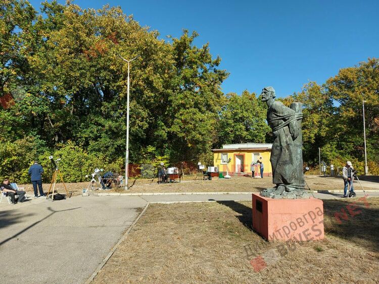 Луната "открадна" 34% от слънцето над Димитровград днес