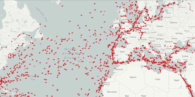 Танкерите с петролни продукти втечнен природен газ в момента