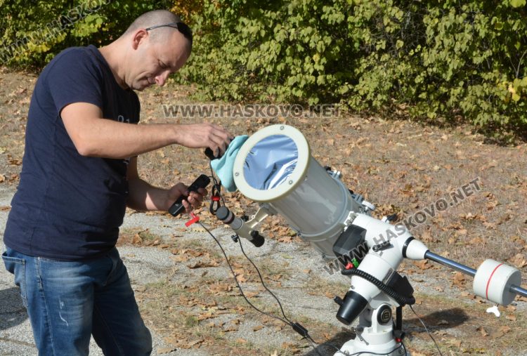 Красотата на частичното слънчево затъмнение регистрираха в Хасково и Димитровград