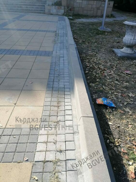Общината продължава ремонтите на тротоари и след визитата на Радев