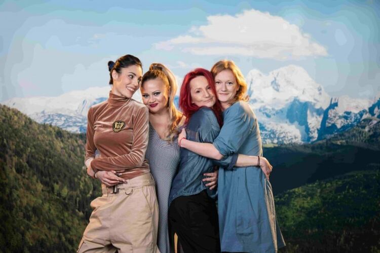 Театър „Българска армия“ гостува със „Стъпка по стъпка“ в Перник