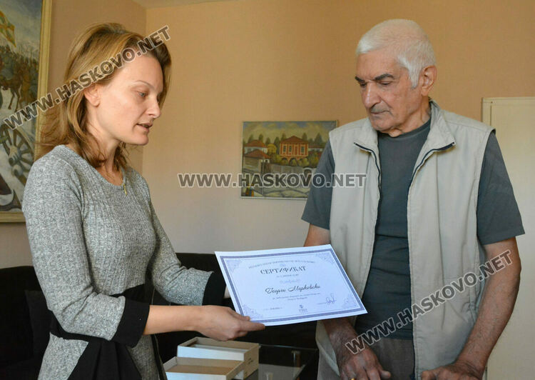 Депутатската значка и майсторското свидетелство на Георги Чалбуров са в колекцията на Регионалния исторически музей