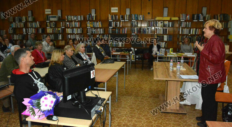 Елка Няголова представи „Парапет за душата“, обявена за най-добра поетична книга