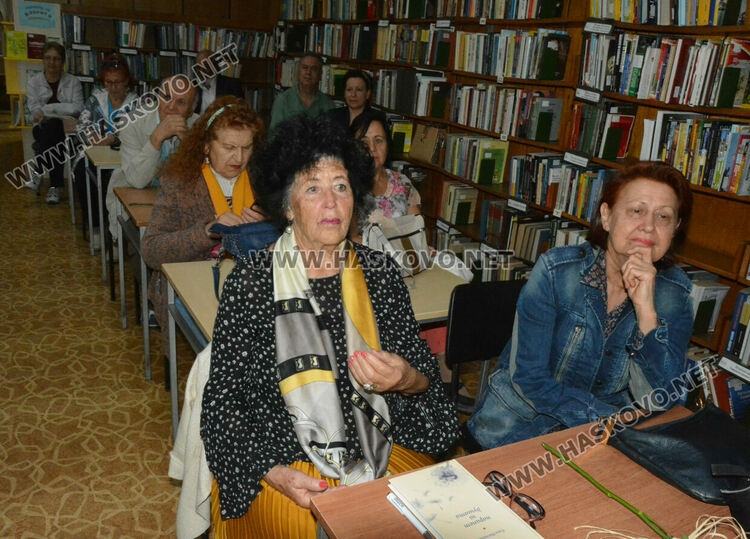 Елка Няголова представи „Парапет за душата“, обявена за най-добра поетична книга