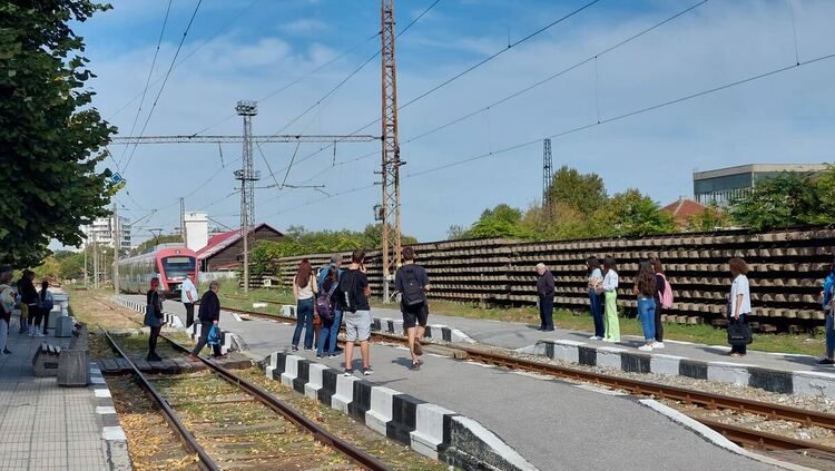 Асеновград иска промяна в графика на сутрешните влакове до Пловдив 