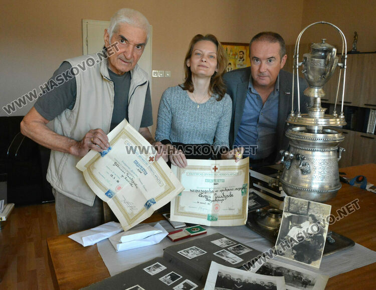 Депутатската значка и майсторското свидетелство на Георги Чалбуров са в колекцията на Регионалния исторически музей