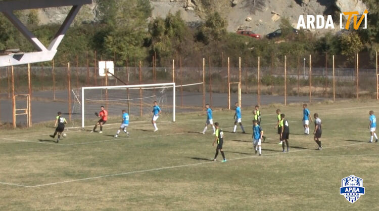 Юношите от "Арда" мачкат наред