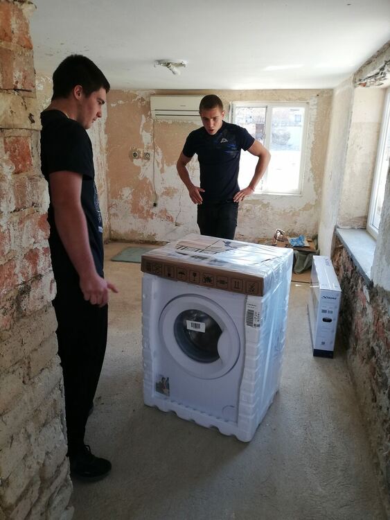 Славейковци помагат на пострадалите от наводненията в Карловско