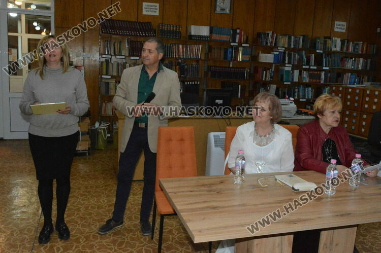 Елка Няголова представи „Парапет за душата“, обявена за най-добра поетична книга