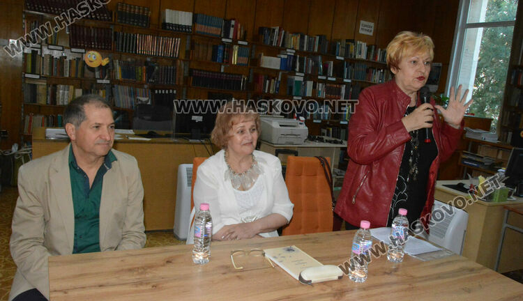 Елка Няголова представи „Парапет за душата“, обявена за най-добра поетична книга