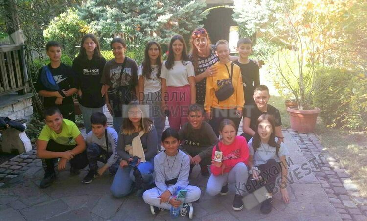 Петокласници от „Славейков“ посетиха храма в Гледка