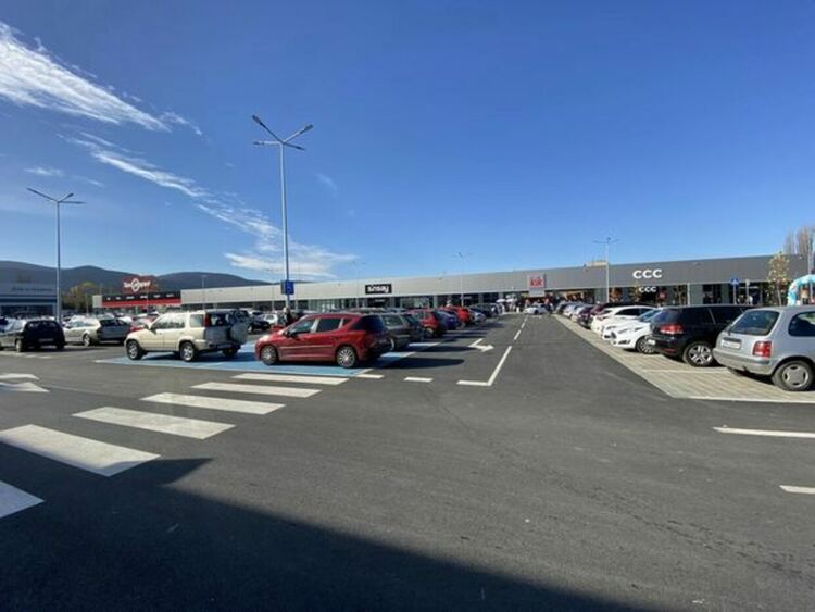 Първият в града ритейл парк беше открит на официална церемония днес