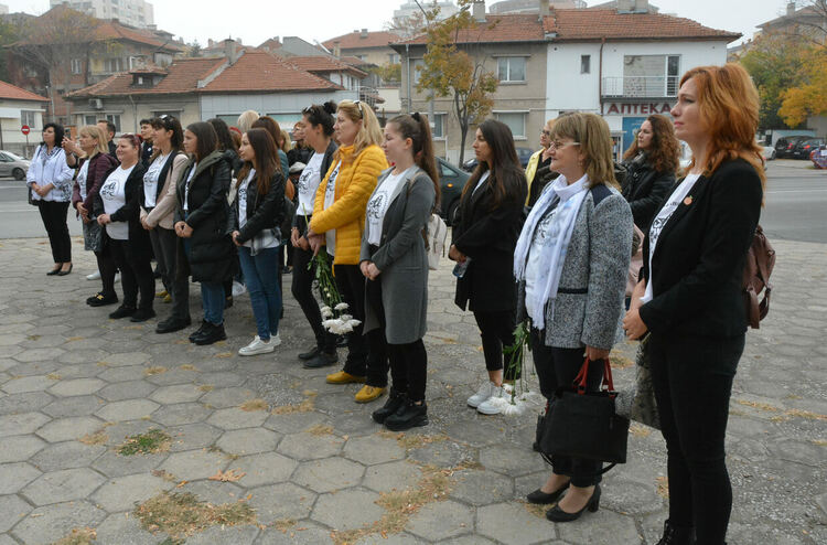 Хасковското училище „Св. Паисий Хилендарски“ чества патронен празник  