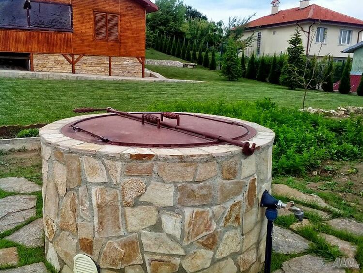 Водата от кладенците се използва безплатно, припомни министърът на околната среда и водите