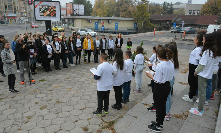 Хасковското училище „Св. Паисий Хилендарски“ чества патронен празник  
