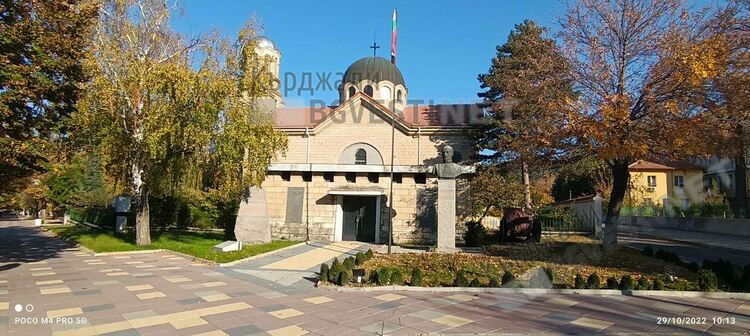 Ремонтират военните паметници в Момчилград