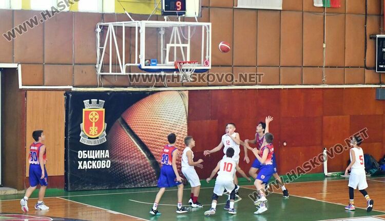 Юношите на баскетболния „Хасково“ със страхотен обрат пред собствена публика