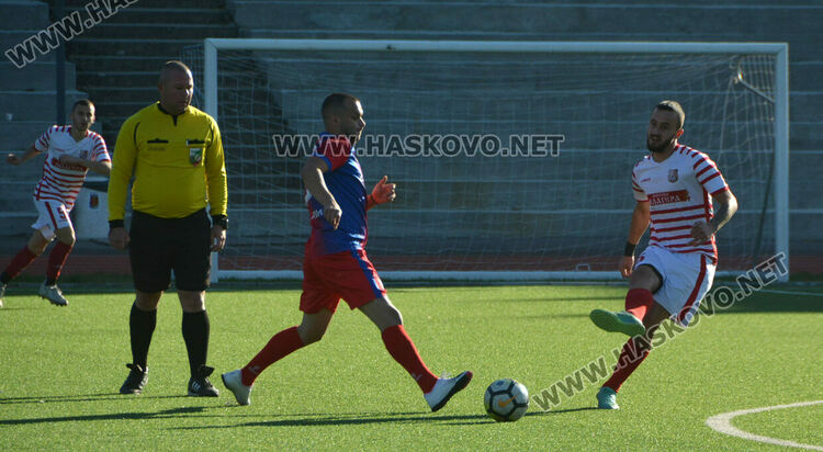 Прекратиха мач от Областната група заради спречкване в Хасково