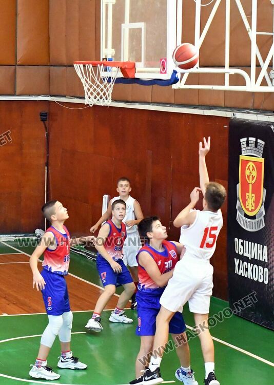 Юношите на баскетболния „Хасково“ със страхотен обрат пред собствена публика