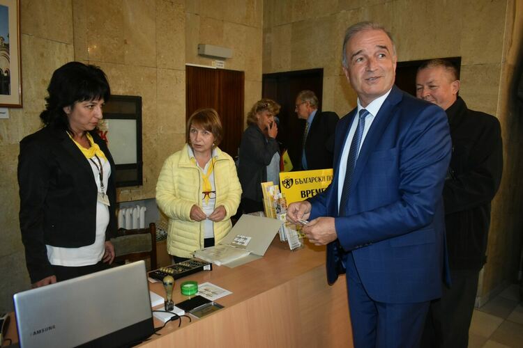 В Асеновград валидираха пощенска марка с лика на Паисий Хилендарски