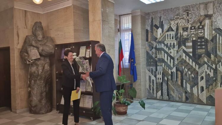 В Асеновград валидираха пощенска марка с лика на Паисий Хилендарски