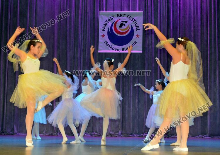 300 млади таланти в двудневния Арт фестивал „Фантазия“ в Хасково