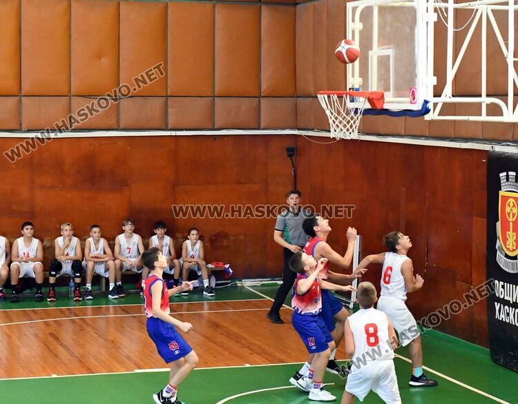 Юношите на баскетболния „Хасково“ със страхотен обрат пред собствена публика