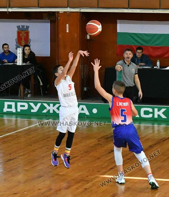 Юношите на баскетболния „Хасково“ със страхотен обрат пред собствена публика