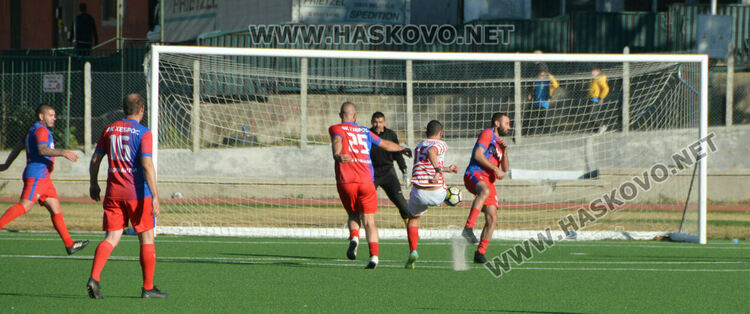Прекратиха мач от Областната група заради спречкване в Хасково