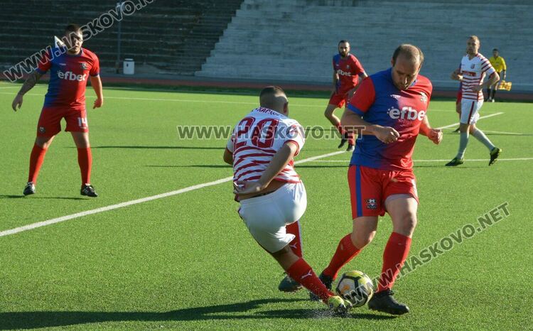 Прекратиха мач от Областната група заради спречкване в Хасково