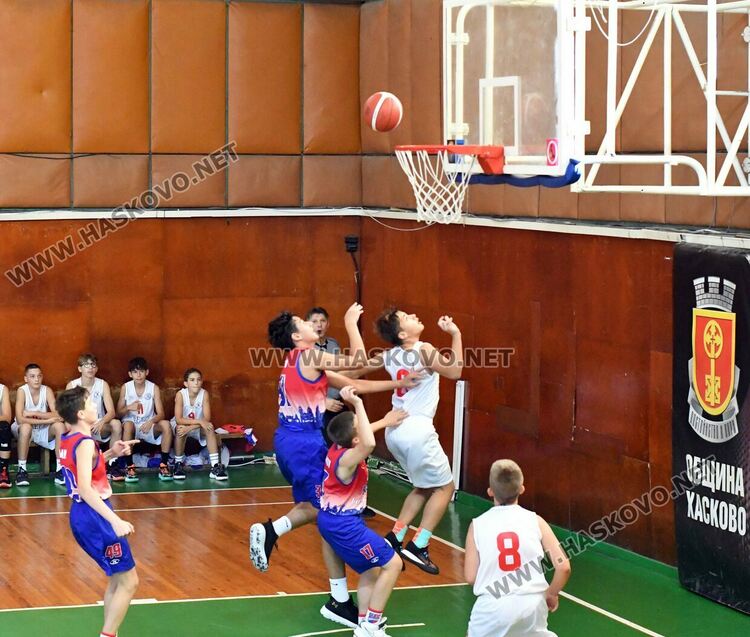 Юношите на баскетболния „Хасково“ със страхотен обрат пред собствена публика