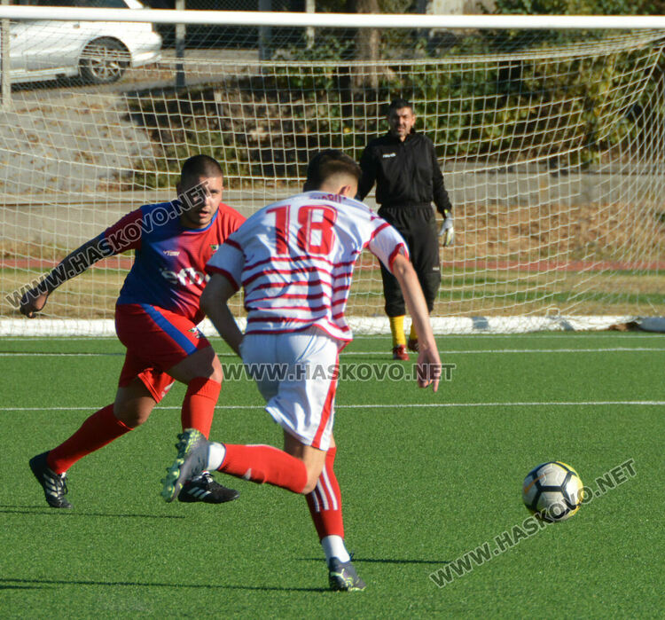 Прекратиха мач от Областната група заради спречкване в Хасково
