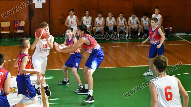 Юношите на баскетболния „Хасково“ със страхотен обрат пред собствена публика