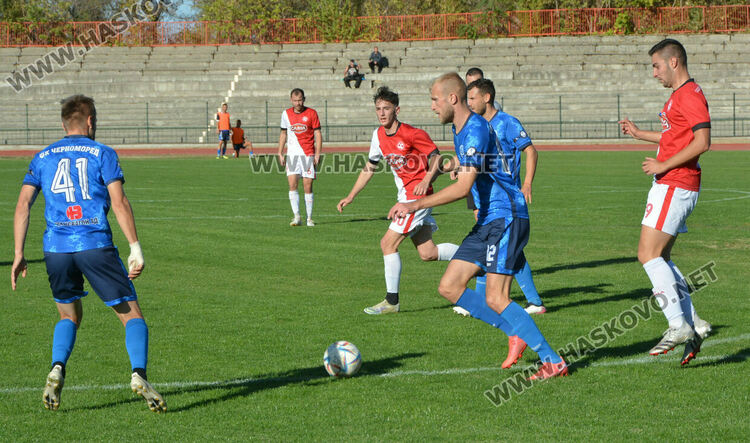 „Саяна Хасково“ изпусна „Черноморец“