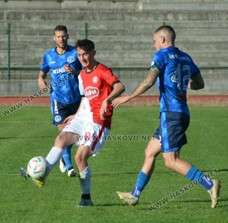 „Саяна Хасково“ изпусна „Черноморец“
