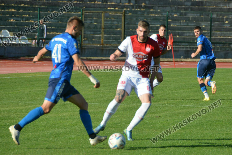„Саяна Хасково“ изпусна „Черноморец“