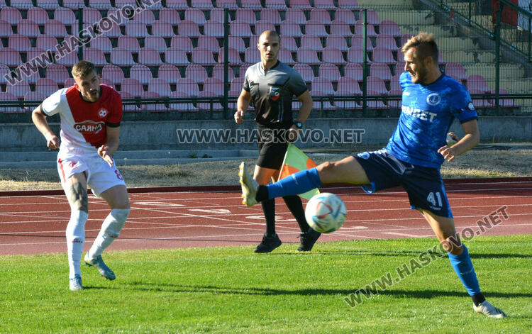 „Саяна Хасково“ изпусна „Черноморец“