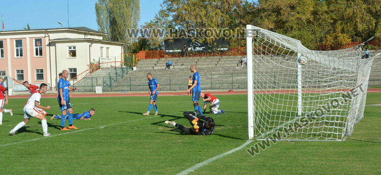 „Саяна Хасково“ изпусна „Черноморец“