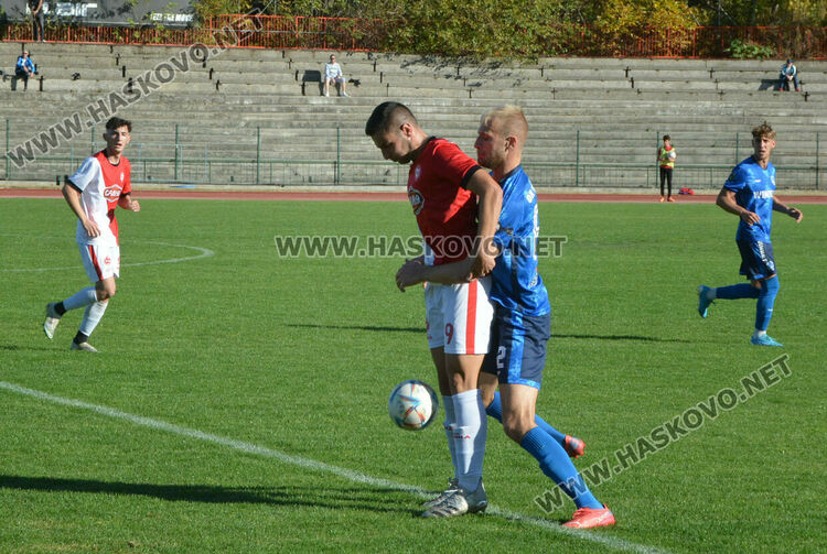„Саяна Хасково“ изпусна „Черноморец“