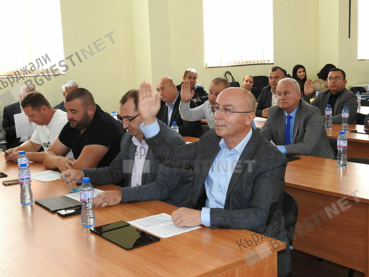 Приеха отчета на Бюджет 2021 г.на Община Кърджали с гласовете на ДПС