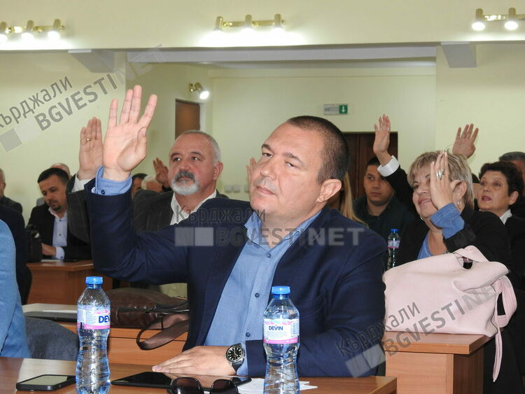 Приеха отчета на Бюджет 2021 г.на Община Кърджали с гласовете на ДПС