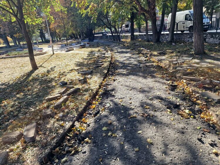 Ремонтират и "Малката алея" в Асеновград 