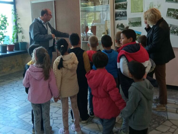 Деца от Дебър "изследваха" места, на които се съхранява българския дух