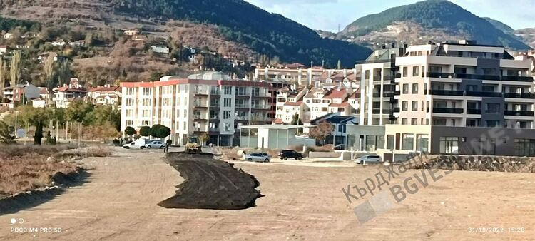 Полагат покритието на буферния паркинг до парк „Арпезос Север” , ще бъде готов до дни