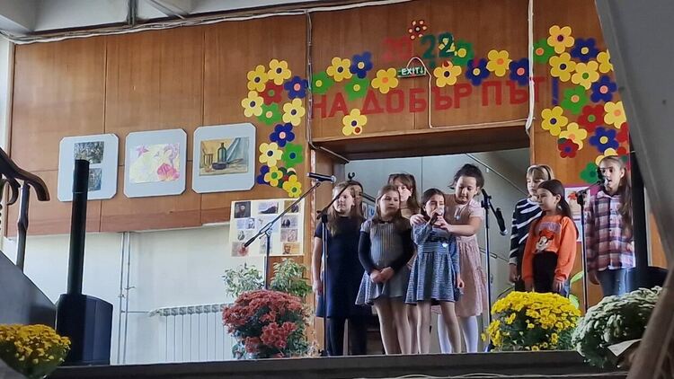 СУ "Свети княз Борис I" посрещна кмета на Асеновград за Деня на народните будители 