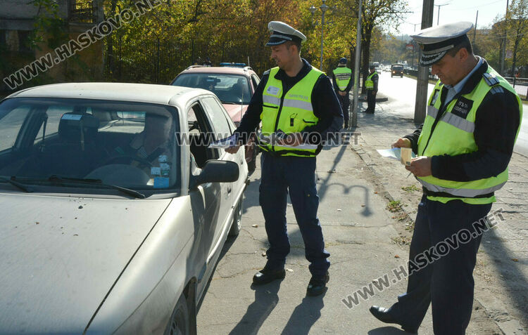 Глобиха трима водачи без светлини и двама без преглед в акцията на КАТ