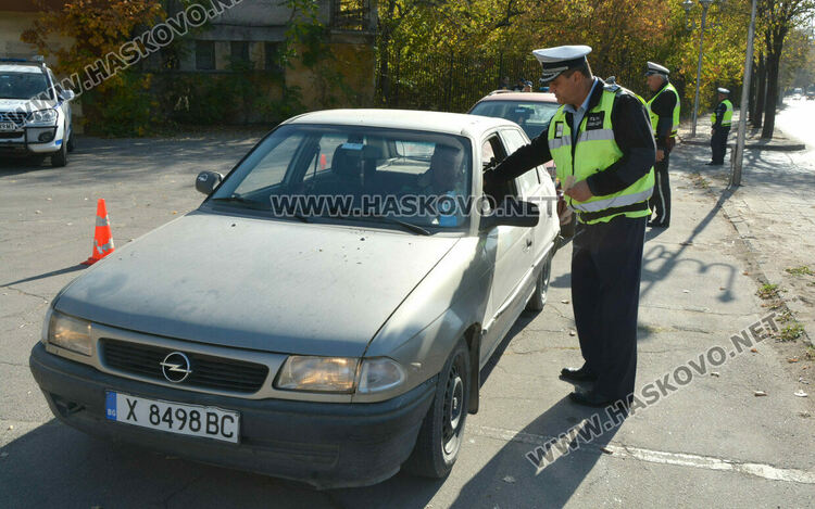 Глобиха трима водачи без светлини и двама без преглед в акцията на КАТ
