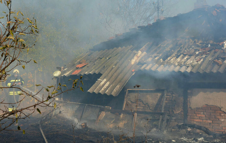 Две постройки изгоряха в пожар във вилна зона „Куба“
