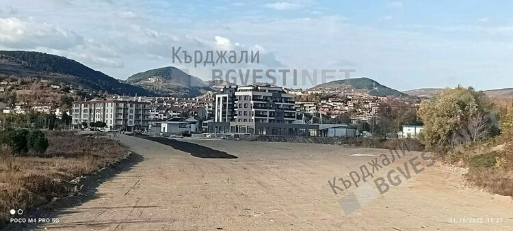 Полагат покритието на буферния паркинг до парк „Арпезос Север” , ще бъде готов до дни